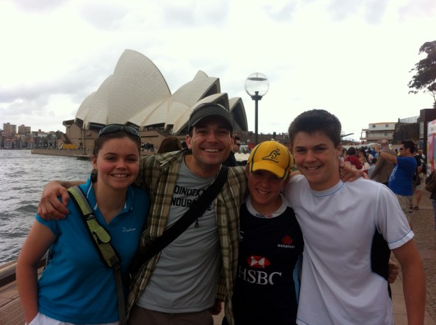 I love these kids- the background is nice too.