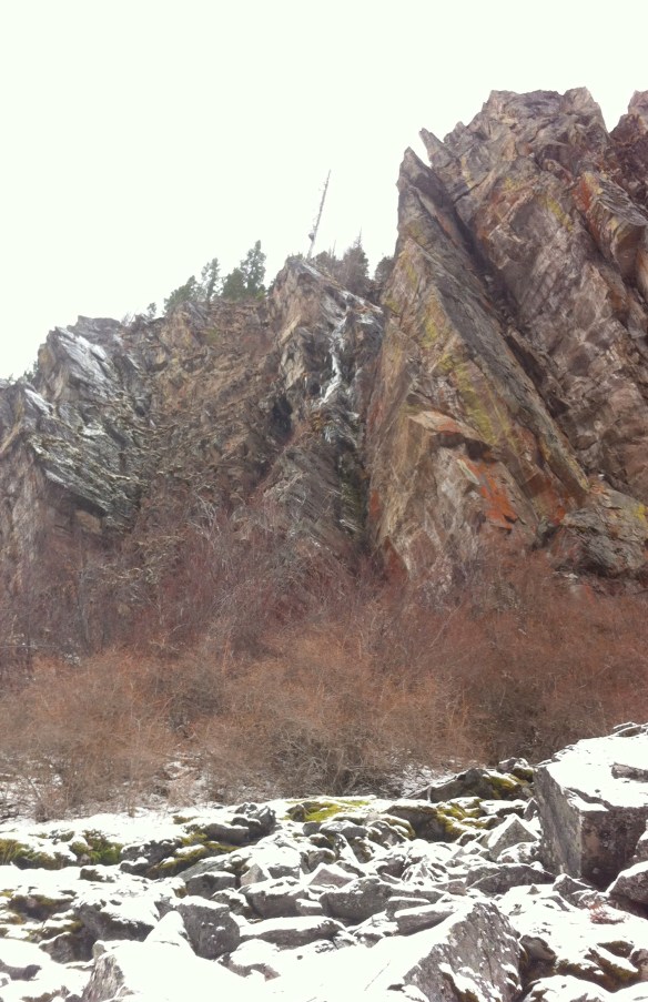 Looking up Foxes Corner. Suppose it is a mixed climb, so... drytooling? Pretty slimy though.