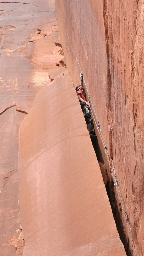 The Gash, Indian Creek Utah Climbing, rock climbing, Nice and Tight, Offwidth climbing, Squeeze chimney